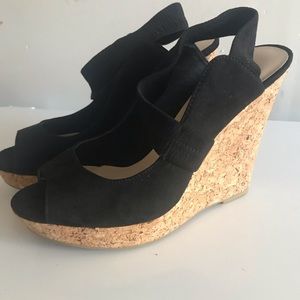 Black wedges